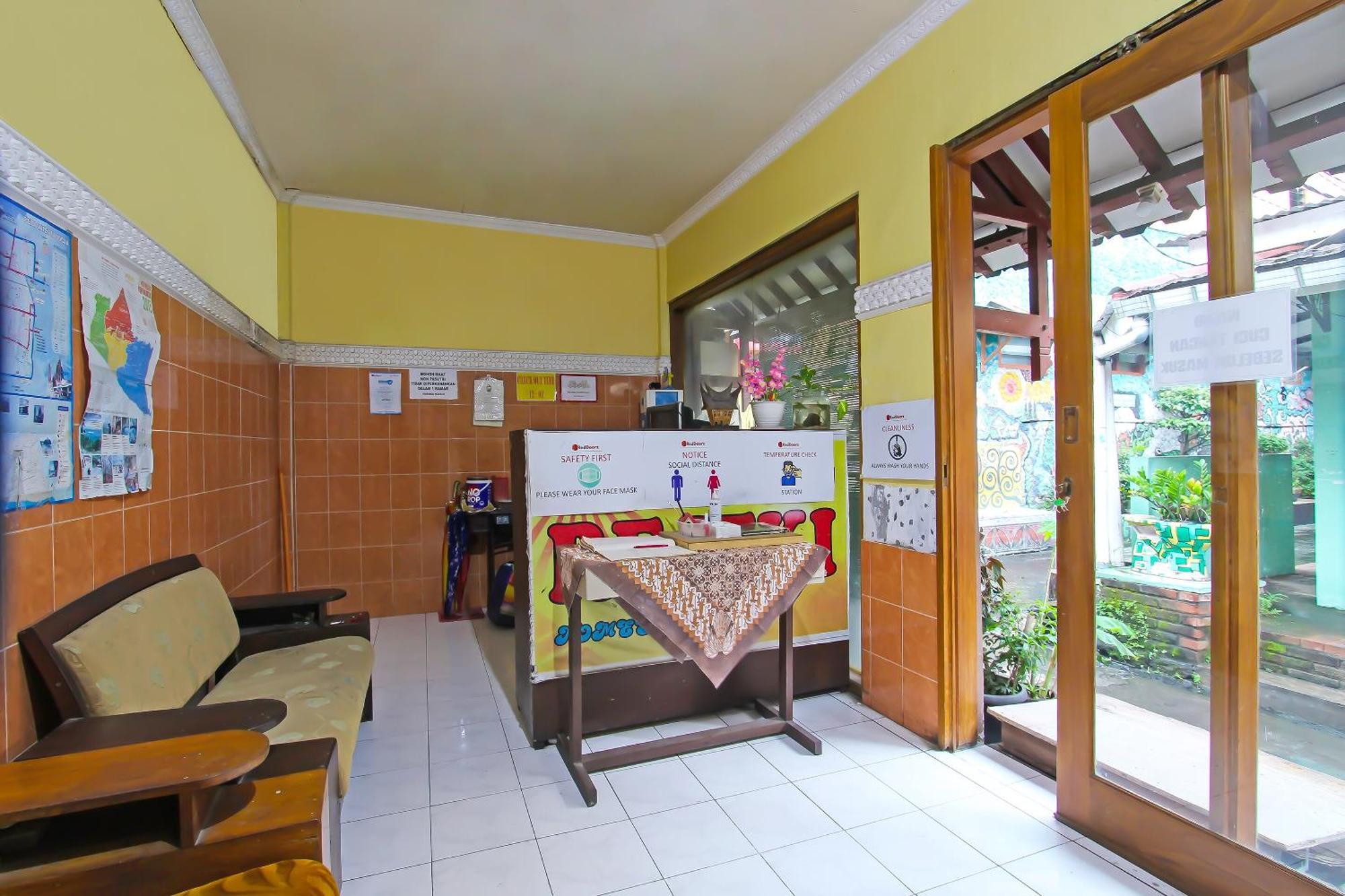 Spot On 91911 Rejeki Homestay Syariah Malioboro Γιογκιακάρτα Εξωτερικό φωτογραφία