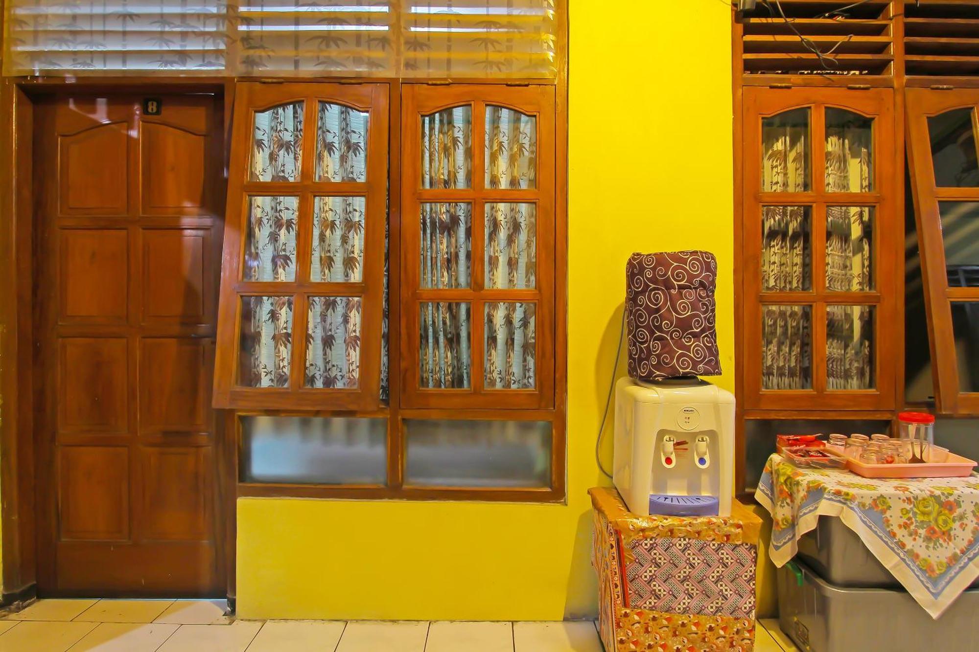 Spot On 91911 Rejeki Homestay Syariah Malioboro Γιογκιακάρτα Εξωτερικό φωτογραφία